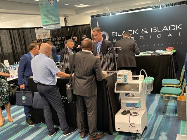 Exhibit_Hall_Black_Black_1